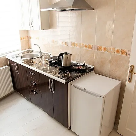Hill Apartment *