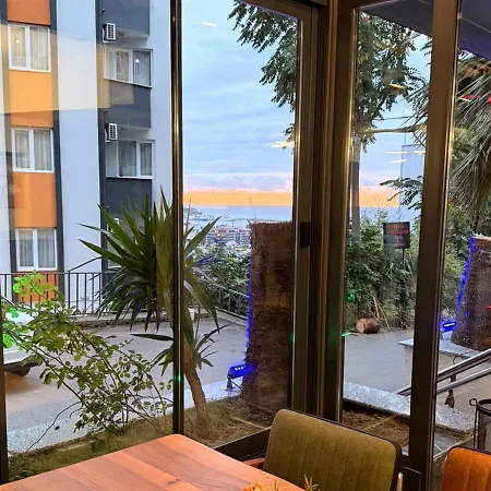 Hill Apartment *